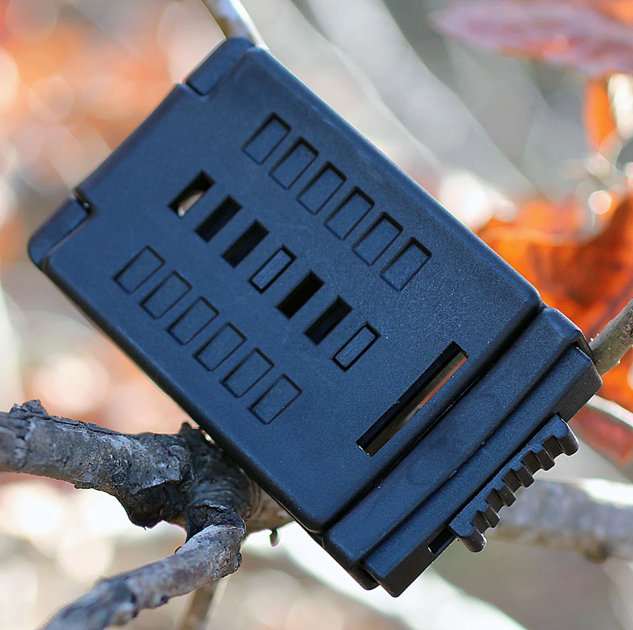 CRKT 2082 Siwi, 3.3" SK5 Plain Blade, Black Nylon Handle - Image 4